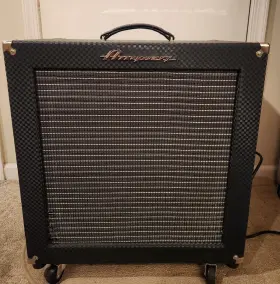 B200r Ampeg Vintage Rocketbass Hybrid Amp