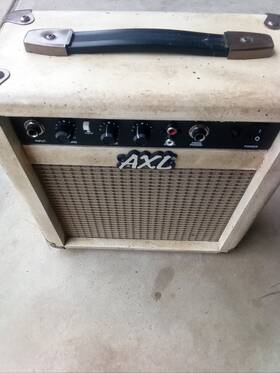 Axl 136166 Power 10 Watt Guitar Amplifier