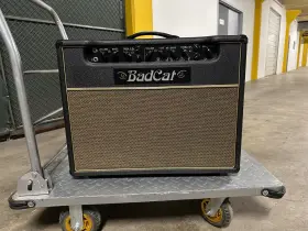 Bcp-2207-k112-120v Bad Cat Black 30r Hand Wired 1 X 12 Combo Amp 2014-15