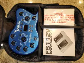 Behringer 033653050135 V-amp Virtual Multi-affects Guitar Amp With Footswitch Bag And Ac Cord Box