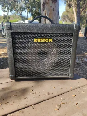 Kba16 Celestion Kustom 16w Bass Guitar Amplifier Amp Powered By A-x Euc