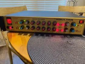 Wt-1205 David Eden Wp-100 World Tour Bass Amplifier For Parts Or Repair