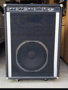 Electro-voice Ed-300 Electro-voice Ed 300 Combo Solid State Guitar Amplifier 300w Electric Bass
