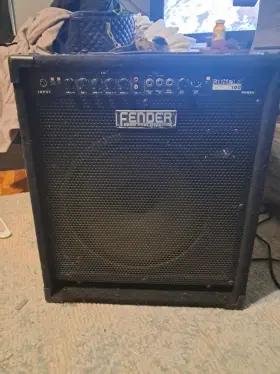 100-115 Fender Rumble Combo 100 Watt Bass Guitar Amplifier