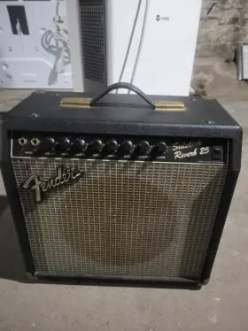 111554 Fender Black Guitar Amp With Foot Pedal