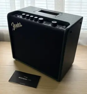 2311100090 Fender Mustang Lt25 25w 1x8 Guitar Combo Amp British Racing Green