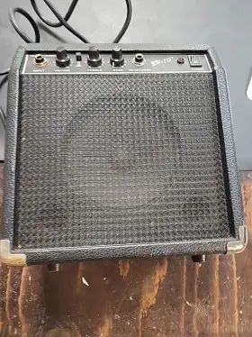 233000949 Fender Squier Sp 10 Watt Guitar Amp