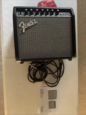 Fender 2330200000kit Champion 20 Guitar Combo Amp With 20ft Instrument Cable - Black