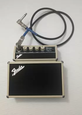 234808000 Fender Mini Tone Master Tonemaster Portable Small Practice Guitar Amp Amplifier