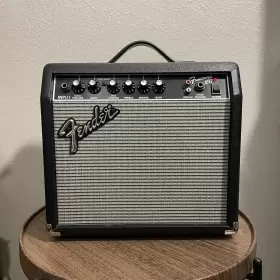 Pr495 Fender 38watt Frontman 15g Guitar Amplifier With Power Cord - Tested