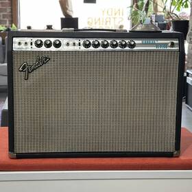 Fender 75vibro 1975 Silverface Vibrolux Reverb 2x10 Inch 40-watt Tube Combo