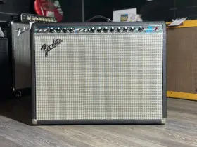 A63600 Fender Twin Reverb 100-watt 2x12 Inch Guitar Combo 1973
