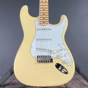 R140362 Fender Custom Shop Yngwie Malmsteen Signature Scalloped - Vintage White