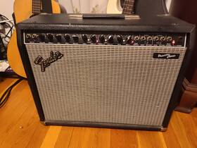 Fender Lo-662862 Princeton Chorus. 2 Inputs Built-in Overdrive And Sounds Great