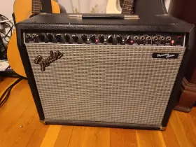 Lo-662862 Fender Princeton Chorus. 2 Inputs Built-in Overdrive And Sounds Great