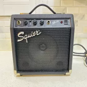 Pr-367 Fender Squier Sp-10 22w Guitar Mini Amplifier Tested Works Great