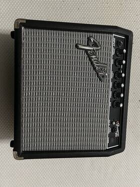 Fender Pr-465 Frontman 15g 15w Solid State 2-channel Combo Amp 1 Speaker 8 Ohm