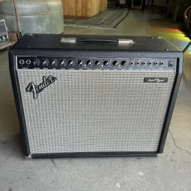 Pr-82 Fender Princeton Chorus 2x10 Guitar Amplifier