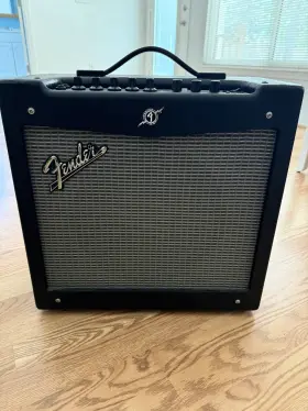 Pr-825 Fender Mustang Ii V2 Guitar Amplifier