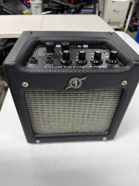 Pr1198 Fender Mustang Mini 7-watt 1x6.5 Battery-powered Guitar Combo
