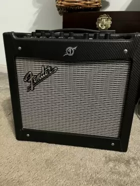 Pr824 Fender Mustang 1 V2 Modeling Amplifier
