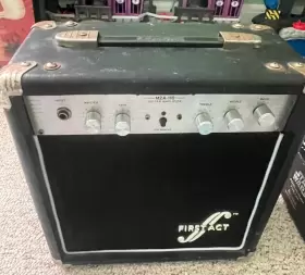 M2a-120 First Act Guitar Amplifier