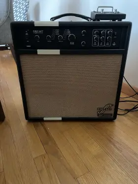 Va851 First Act Guitar Amplifier