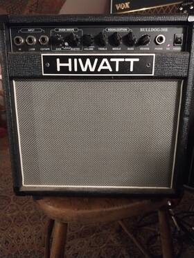 Hiwatt Bulldog-30r Bass Amp
