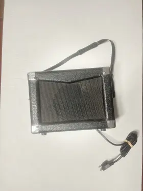 Ba-15 Hollinger Bass Amplifier With Carrying Strap