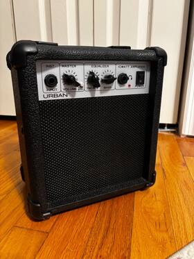 Keith Urban E232507 10w G-10 Guitar Amp With Eq Controls And Built-in Overdrive