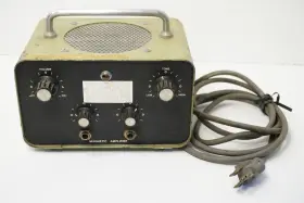 Ic-30 Laumic Co. Vintage Portable Guitar Amplifier Magnasync Moviola Projector Amp Tested