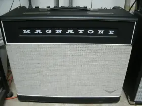 4302x Magnatone Super Fifty-nine M-80 2 X 12-inch 45-watt Combo Amp - Black