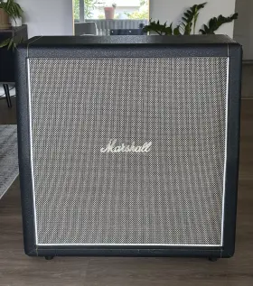 2061cx Marshall 60-watt 2x12 Inch Angled Speaker Cabinet