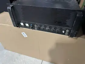 D180 Mesa Boogie 300 Watt Tube Bass Amp