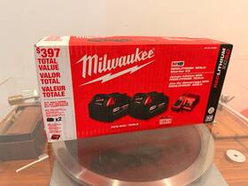 Milwaukee 64564 M18 18-volt Xc Starter Kit With Two 5.0ah Batteries And Charger Bundle