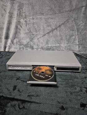 Mitsubishi Dd-6040 Dvd Player Silver - Region 1