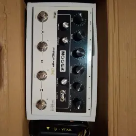 Mooer 779207752141 Preamp Live Digital Modeling Effect Pedal