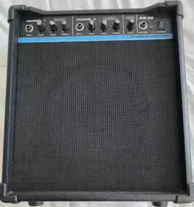 Kb30 Moog Bass Guitar And Keyboard 30-watt Amplifier Awesome Sound 2 Channel Euc Kb30 Moog Bass Guitar And Keyboard 30-watt Amplifier Awesome Sound 2 Channel Euc