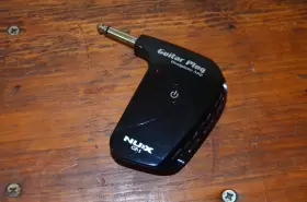 Nux Gp-1 Electric Guitar Plug Headphone Amp Built-in Distortion Effect Portable