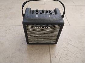 Nux M8btmkii Mighty 8bt Mkii Portable Modeling Amp 8w Black - Hardly Used. One Hour