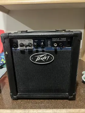 Max126 Peavey 014367135688 Max 126 Bass Amplifier - 10 Watts Trans Tube Sounds Great