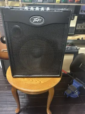300w Peavey 014367615104 Max 115 1x15 Bass Combo Amplifier Black Used
