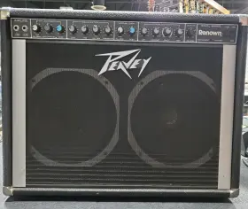 212-renown Peavey P03038561