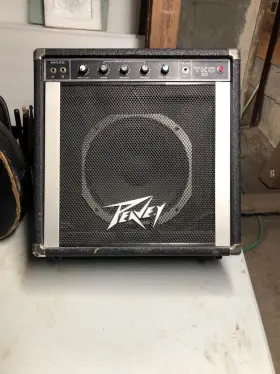 Tko80 Peavey Peavy 80 Watt Bass Amplifier With Pre And Post Gain Controls 3way Eq