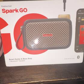 Positive Grid S0512g141006930 Spark Go Modeling Combo Guitar And Bass Amp Bluetooth Speaker