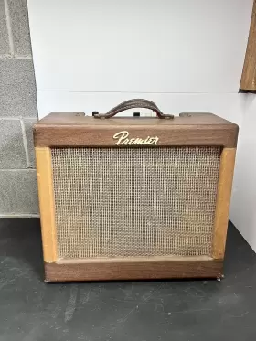 B-160 Premier Multivox Beautiful Club Bass Amp 1965 Tested Guitar Harp