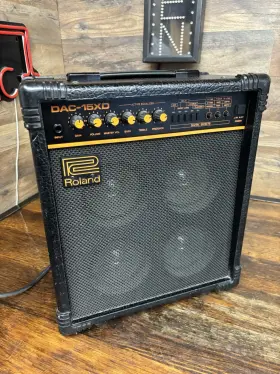 Dac-15xd Roland Built-in Digital Effects Combo Amplifier - Read