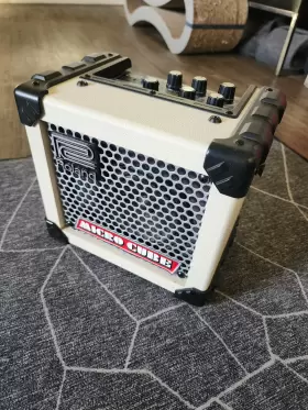 N225 Roland Electric Guitar Amp Micro Cube White Mini 2w Battery-powered