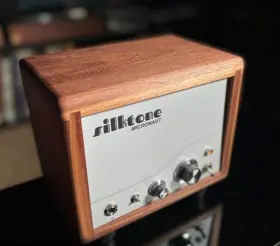 16293 Silktone Amps Micronaut 4-watt Mini Head - Walnut