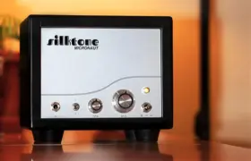 16294 Silktone Amps Micronaut 4-watt Mini Head Black